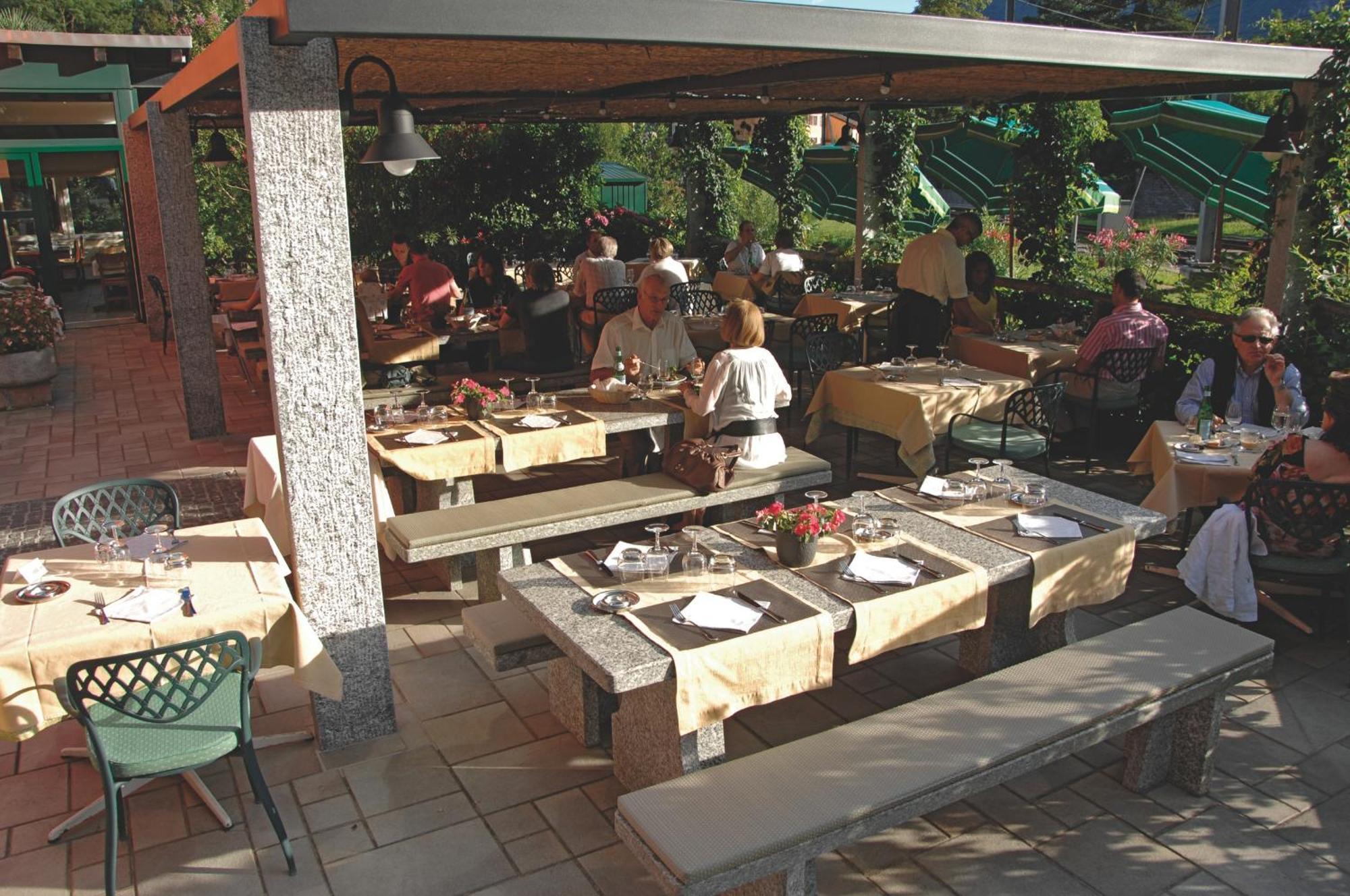 Ristorante Charme Hotel Tre Terre Ponte Brolla Extérieur photo